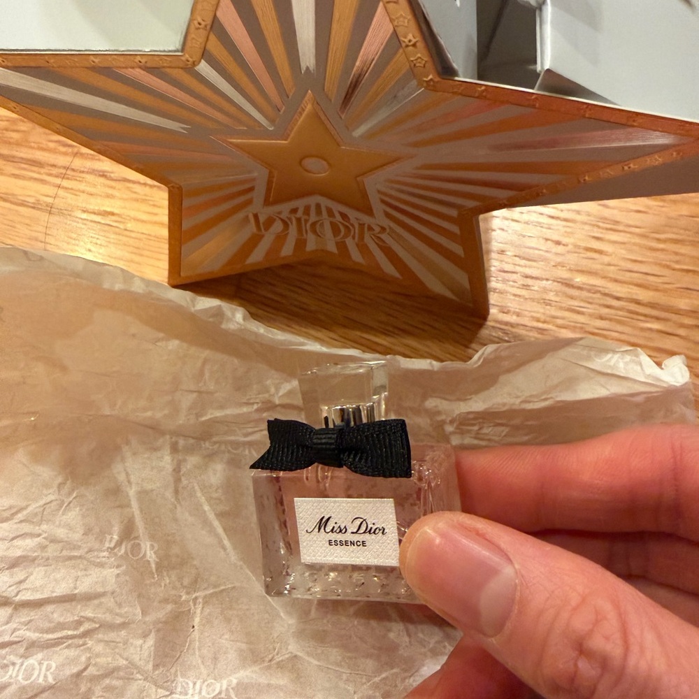 Dior Miss Dior Essence with Black Bow
